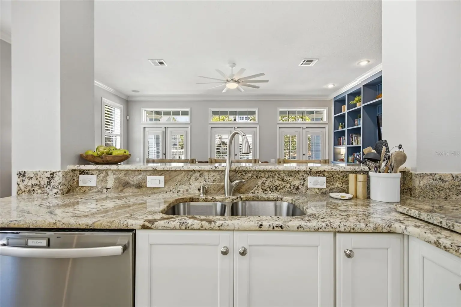 10438 GREEN LINKS DRIVE, TAMPA, FL, photo 14 of 49
