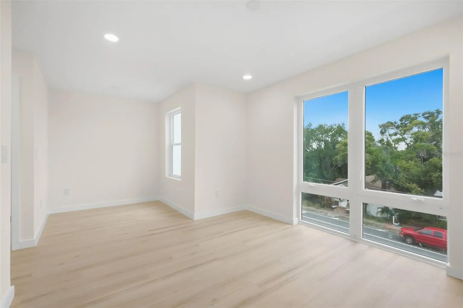 2142 5TH AVENUE N, ST PETERSBURG, FL, photo 30 of 55