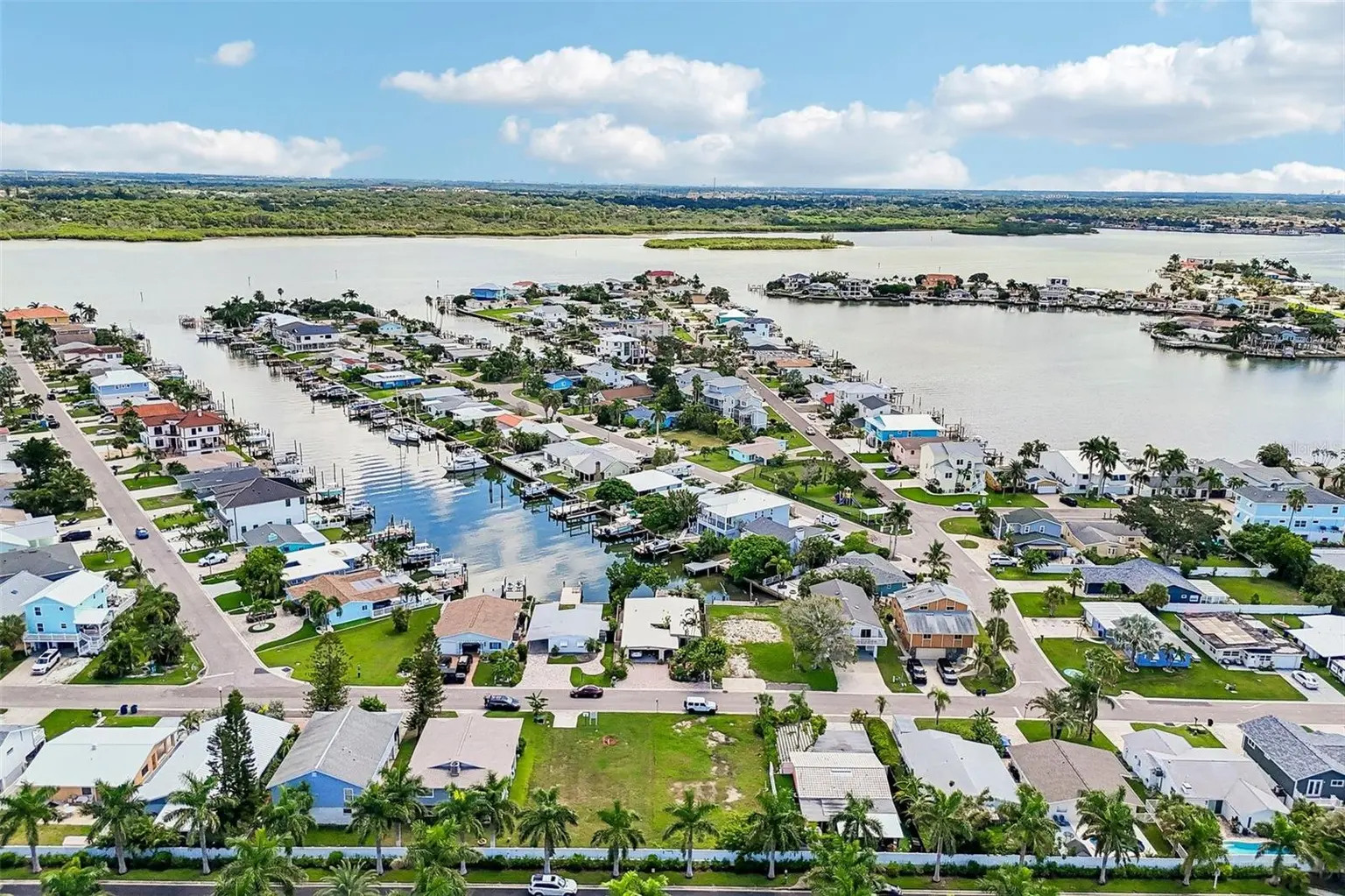17610 1ST STREET E, REDINGTON SHORES, FL, photo 9 of 22