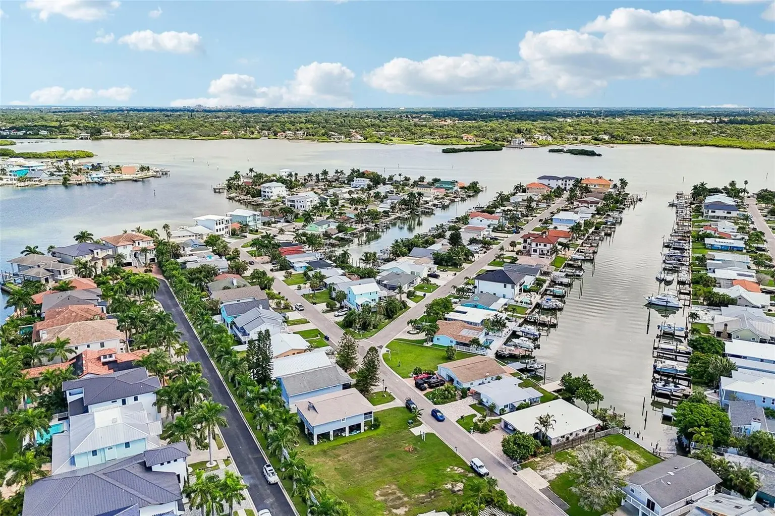 17610 1ST STREET E, REDINGTON SHORES, FL, photo 11 of 22