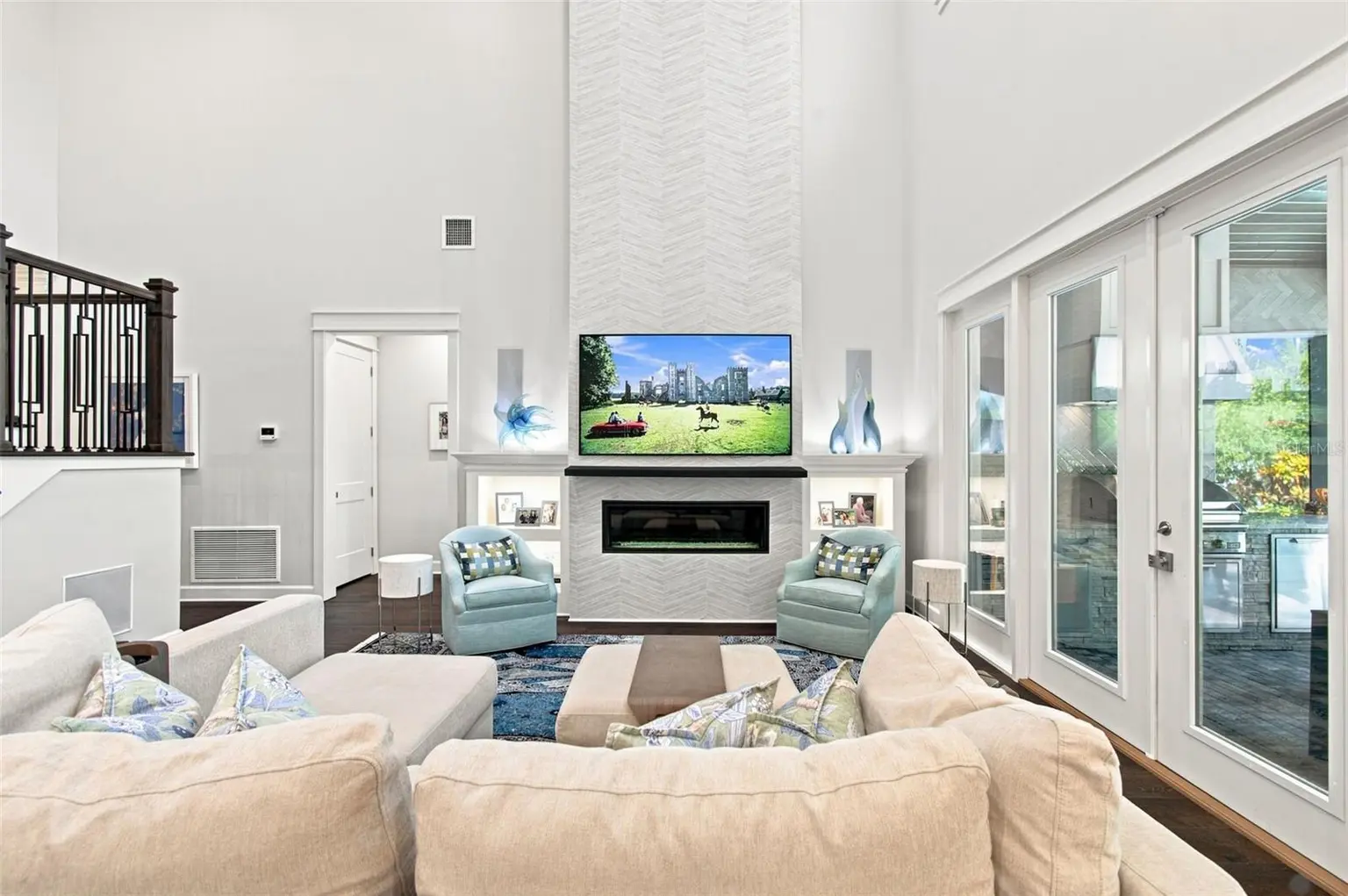 3103 W HAWTHORNE ROAD, TAMPA, FL, photo 17 of 60