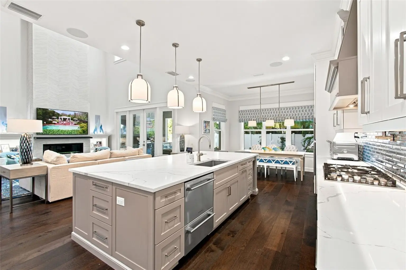 3103 W HAWTHORNE ROAD, TAMPA, FL, photo 23 of 60