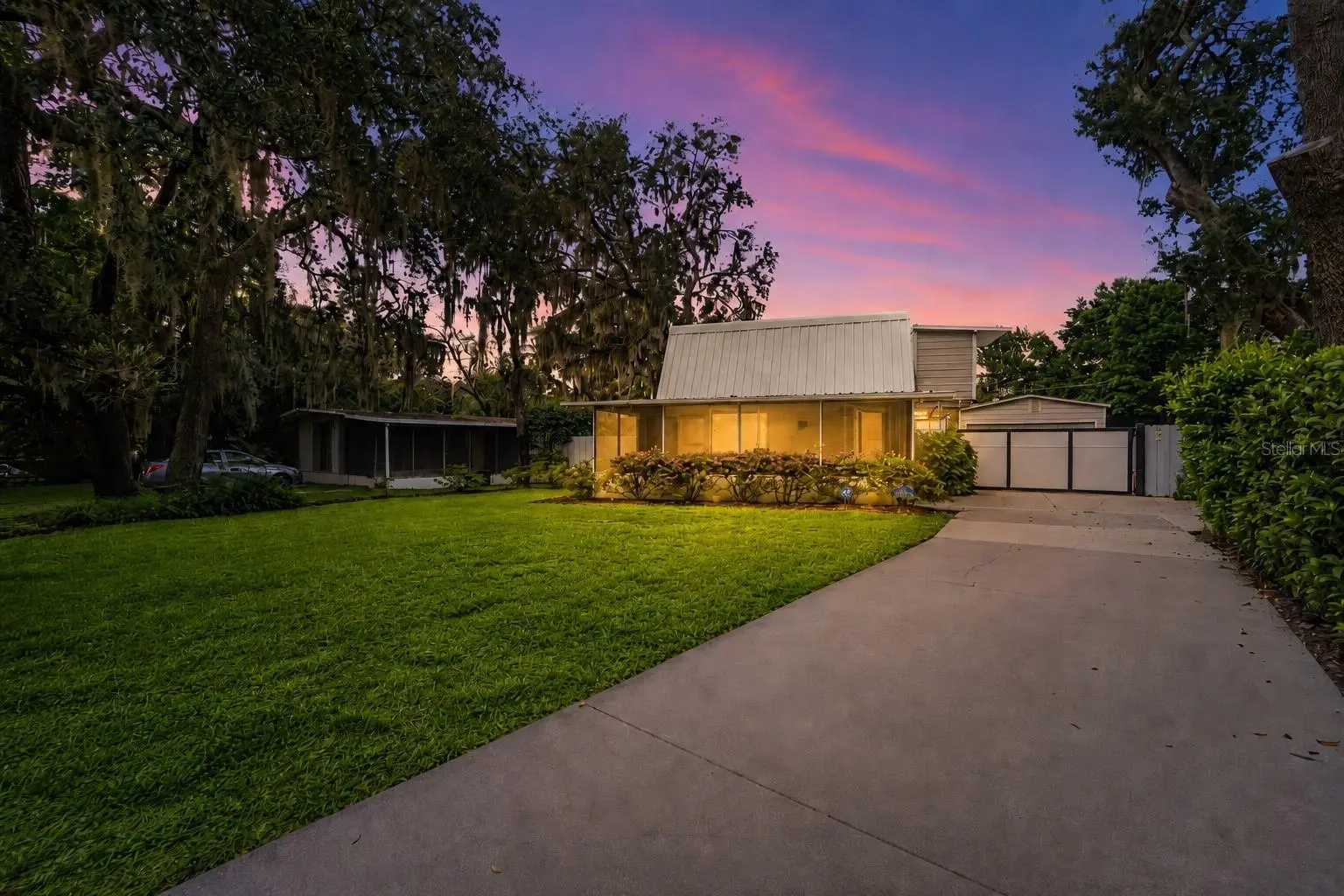 1817 BEACHWAY LANE, ODESSA, FL