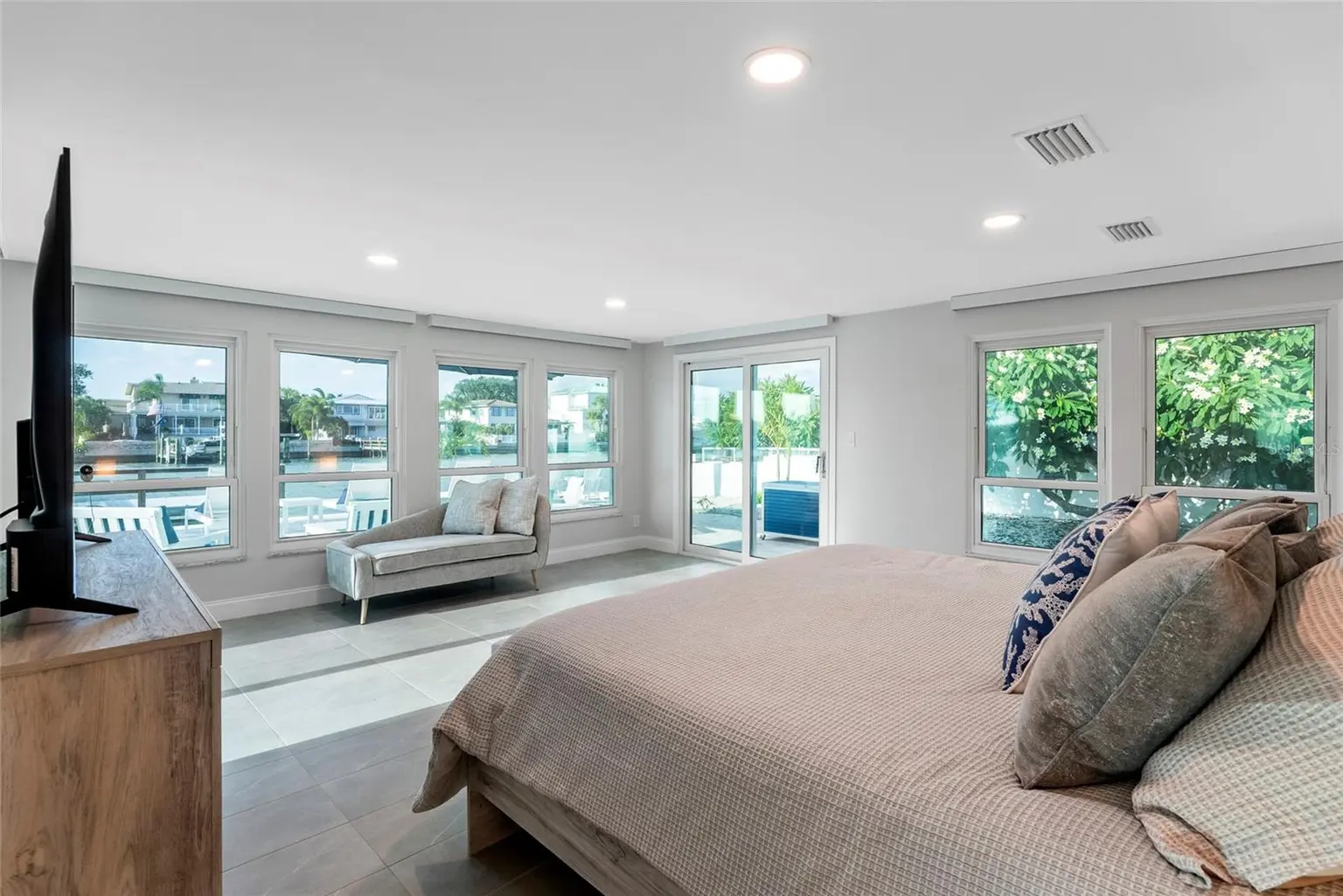 227 HOWARD DRIVE, BELLEAIR BEACH, FL, photo 17 of 56