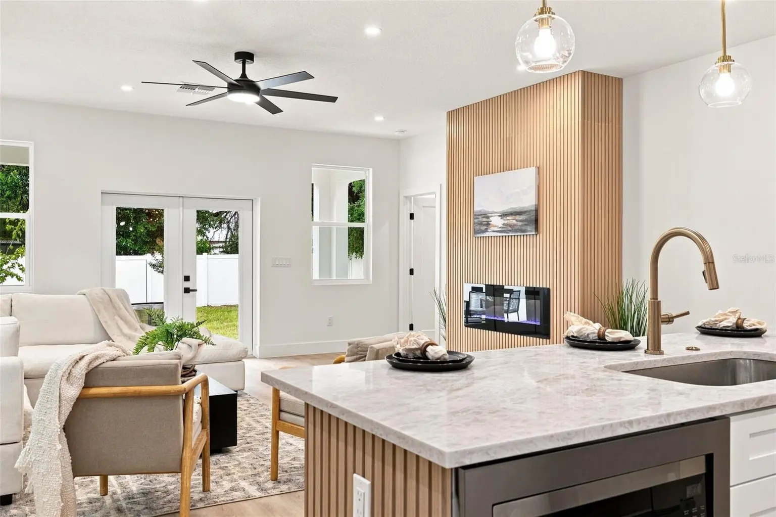 3008 E OSBORNE AVENUE, TAMPA, FL, photo 8 of 25