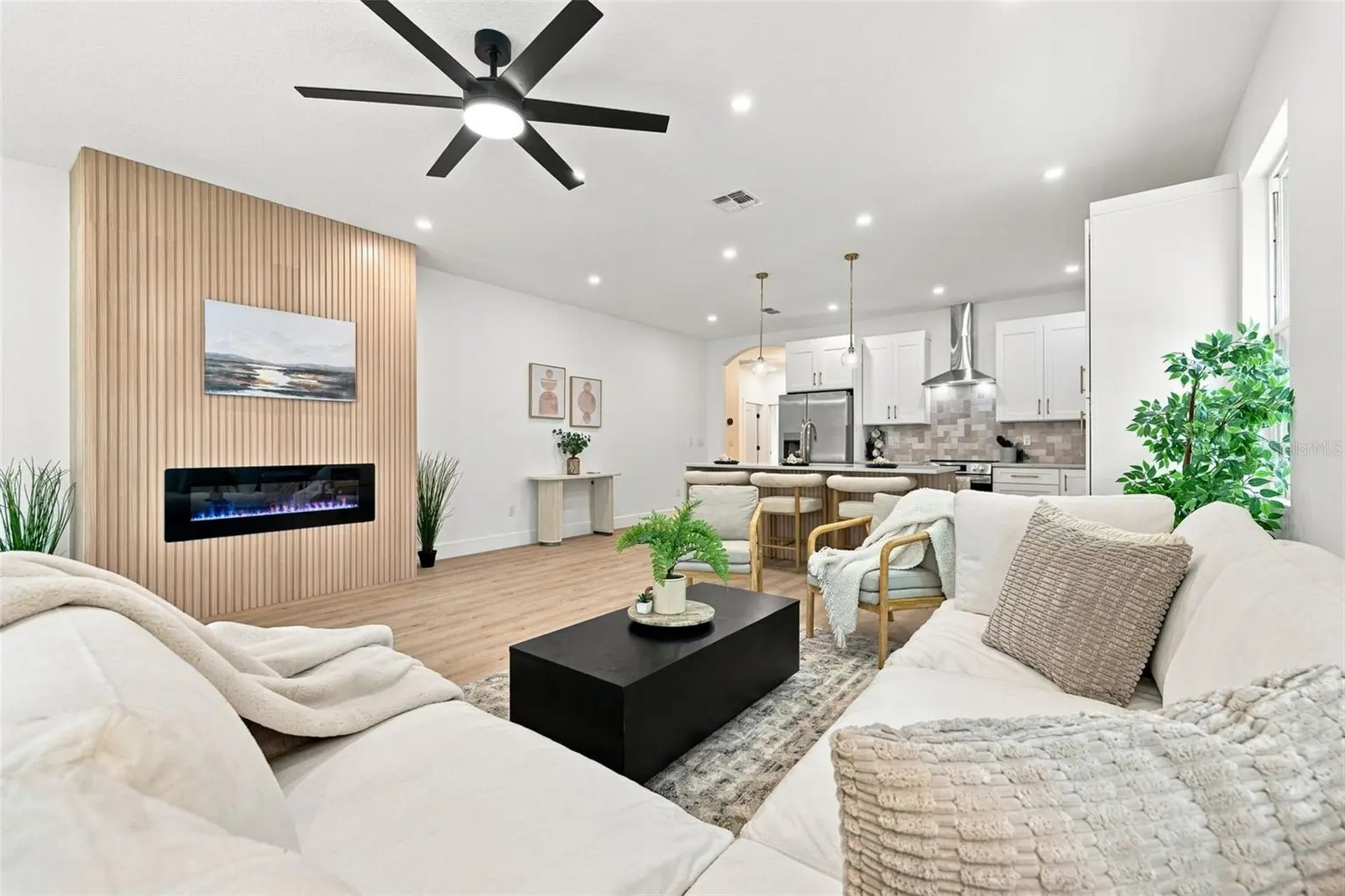3008 E OSBORNE AVENUE, TAMPA, FL, photo 12 of 25