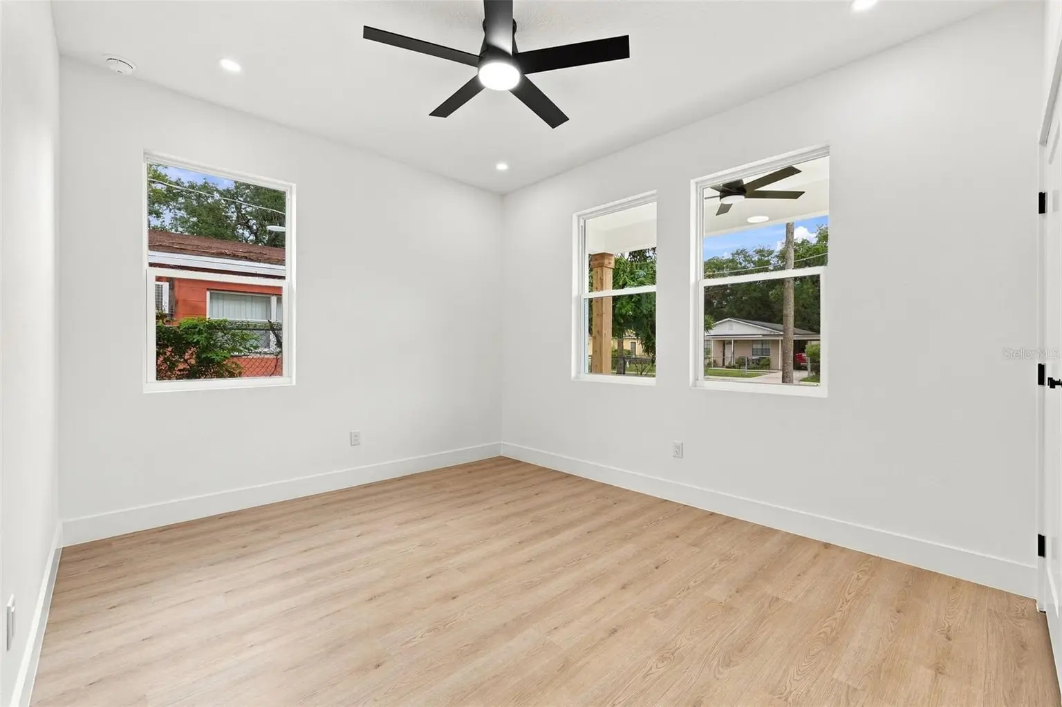 3008 E OSBORNE AVENUE, TAMPA, FL, photo 19 of 25