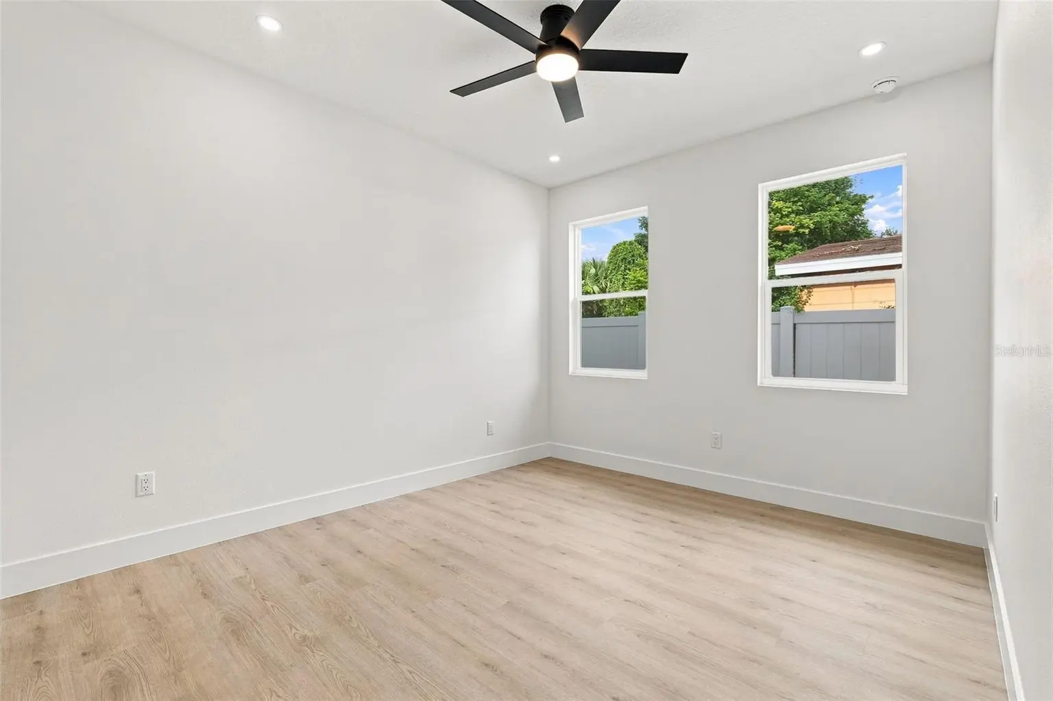 3008 E OSBORNE AVENUE, TAMPA, FL, photo 20 of 25