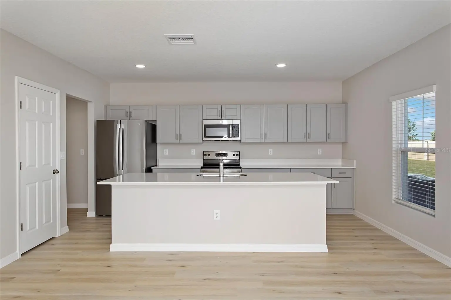 36675 THORNHEDGE DRIVE, ZEPHYRHILLS, FL, photo 9 of 31