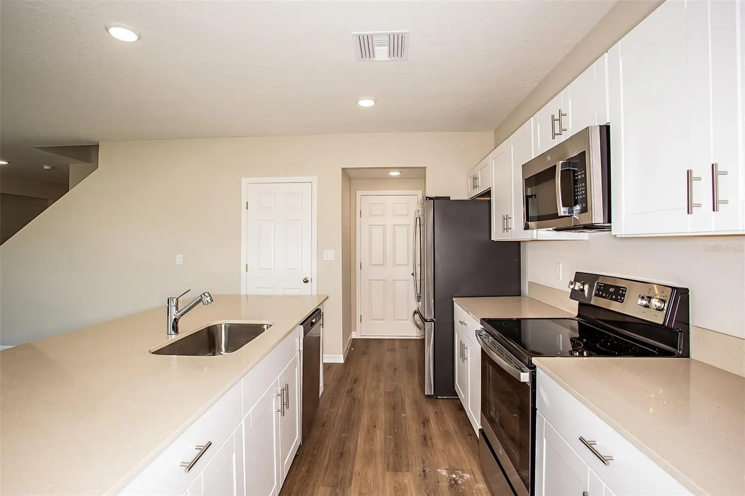 36668 THORNHEDGE DRIVE, ZEPHYRHILLS, FL, photo 10 of 30