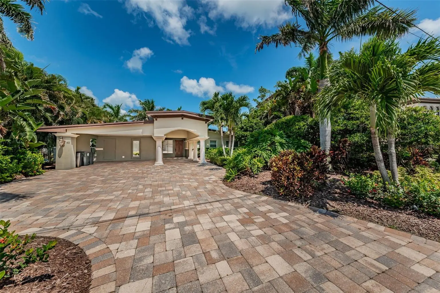 52 N PINE CIRCLE, BELLEAIR, FL, photo 9 of 62