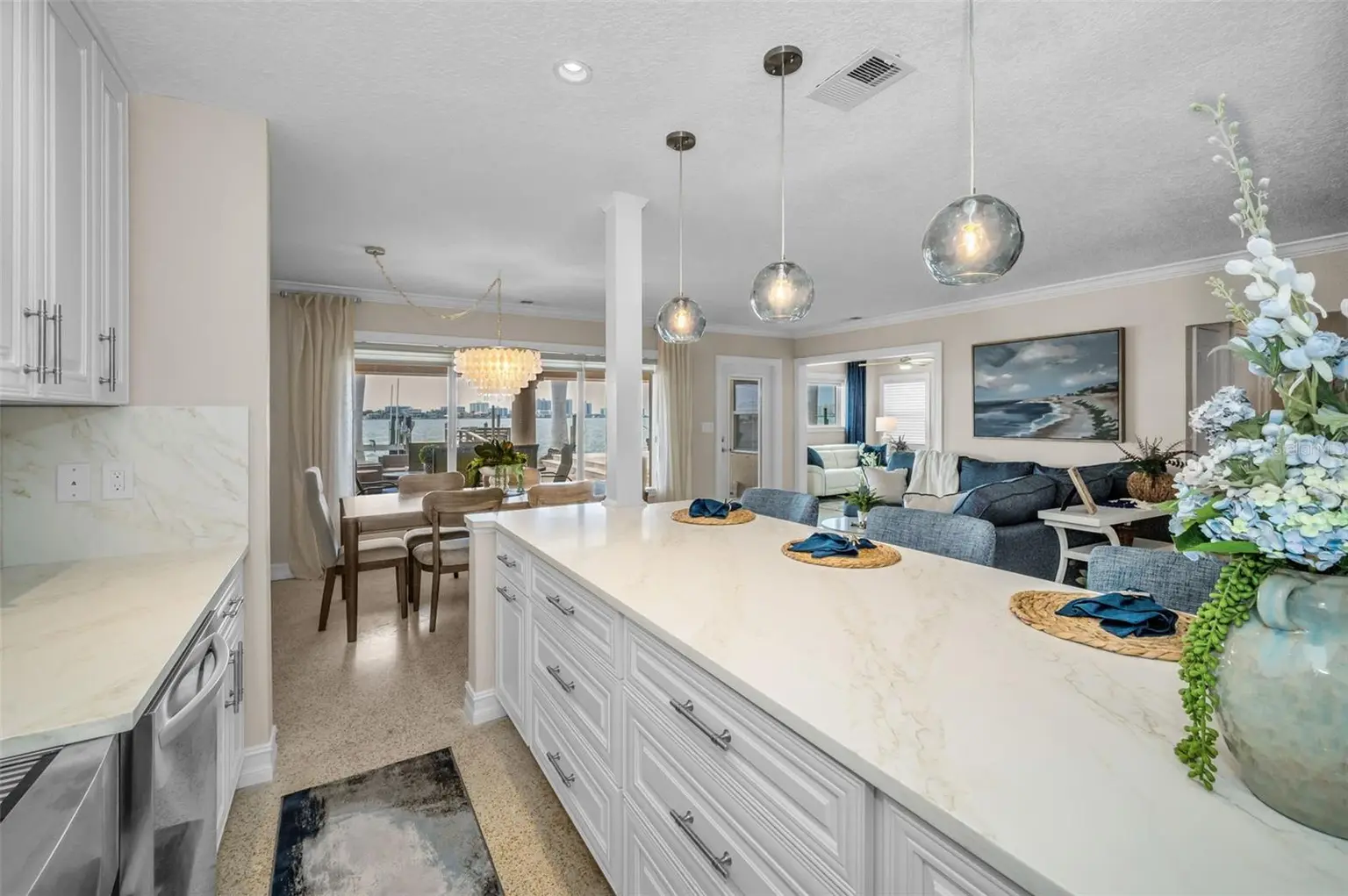 52 N PINE CIRCLE, BELLEAIR, FL, photo 22 of 62