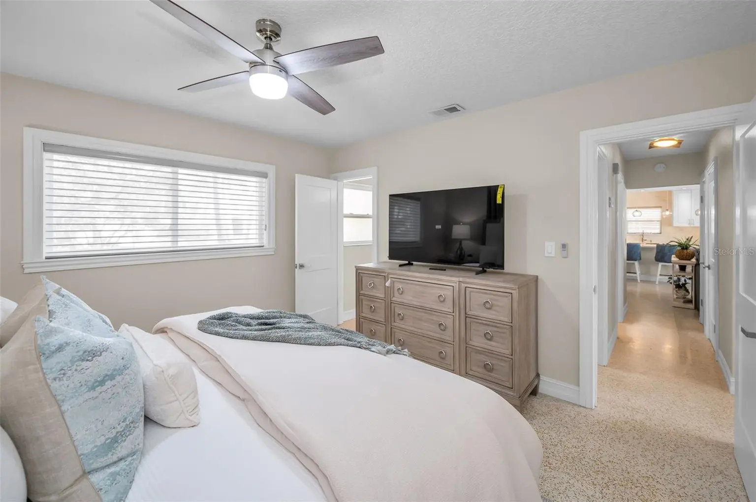52 N PINE CIRCLE, BELLEAIR, FL, photo 34 of 62