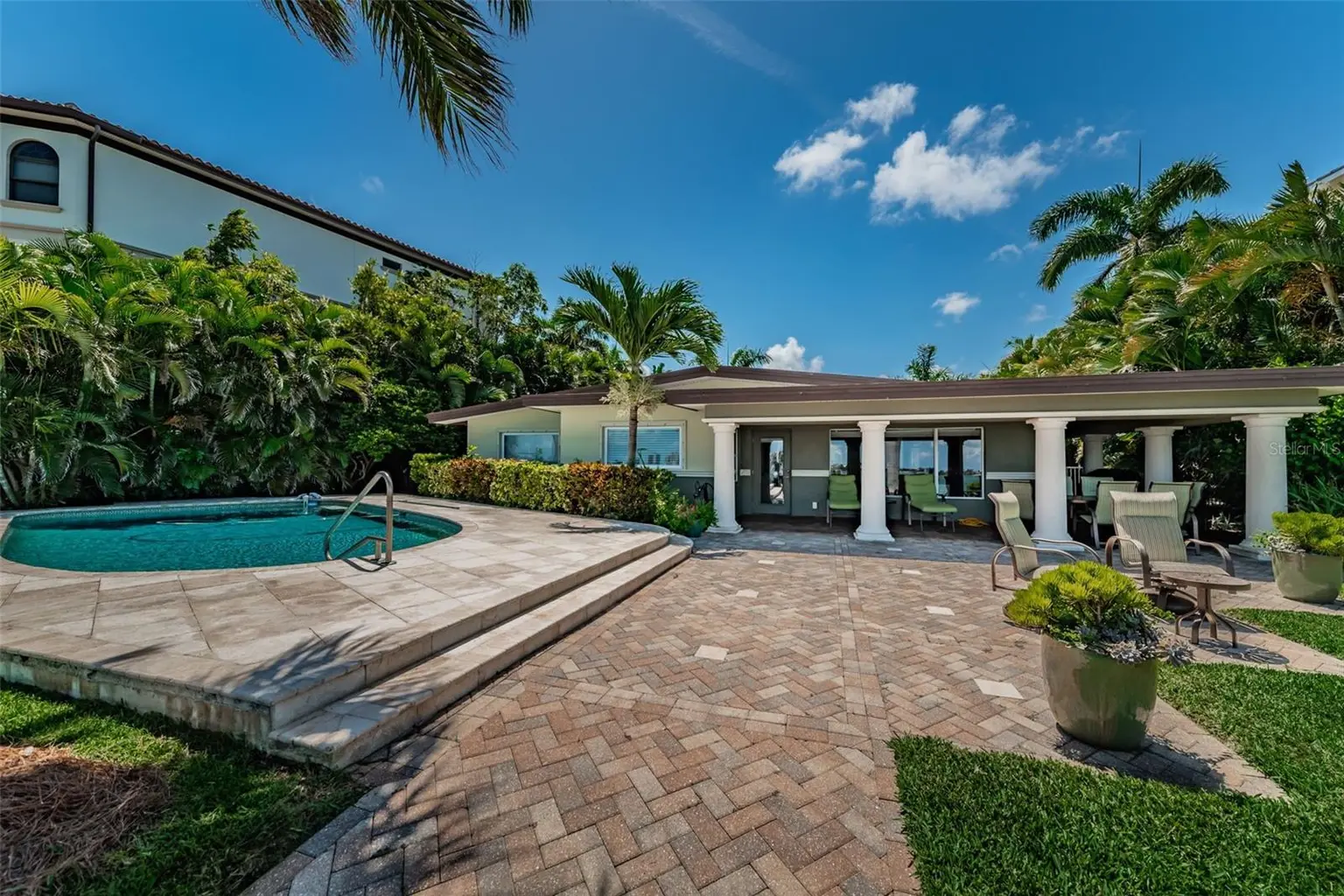 52 N PINE CIRCLE, BELLEAIR, FL, photo 47 of 62