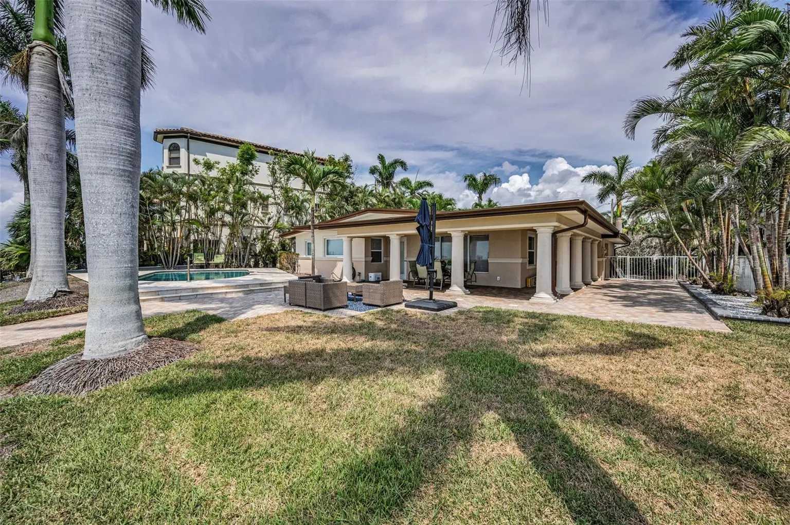 52 N PINE CIRCLE, BELLEAIR, FL, photo 50 of 62