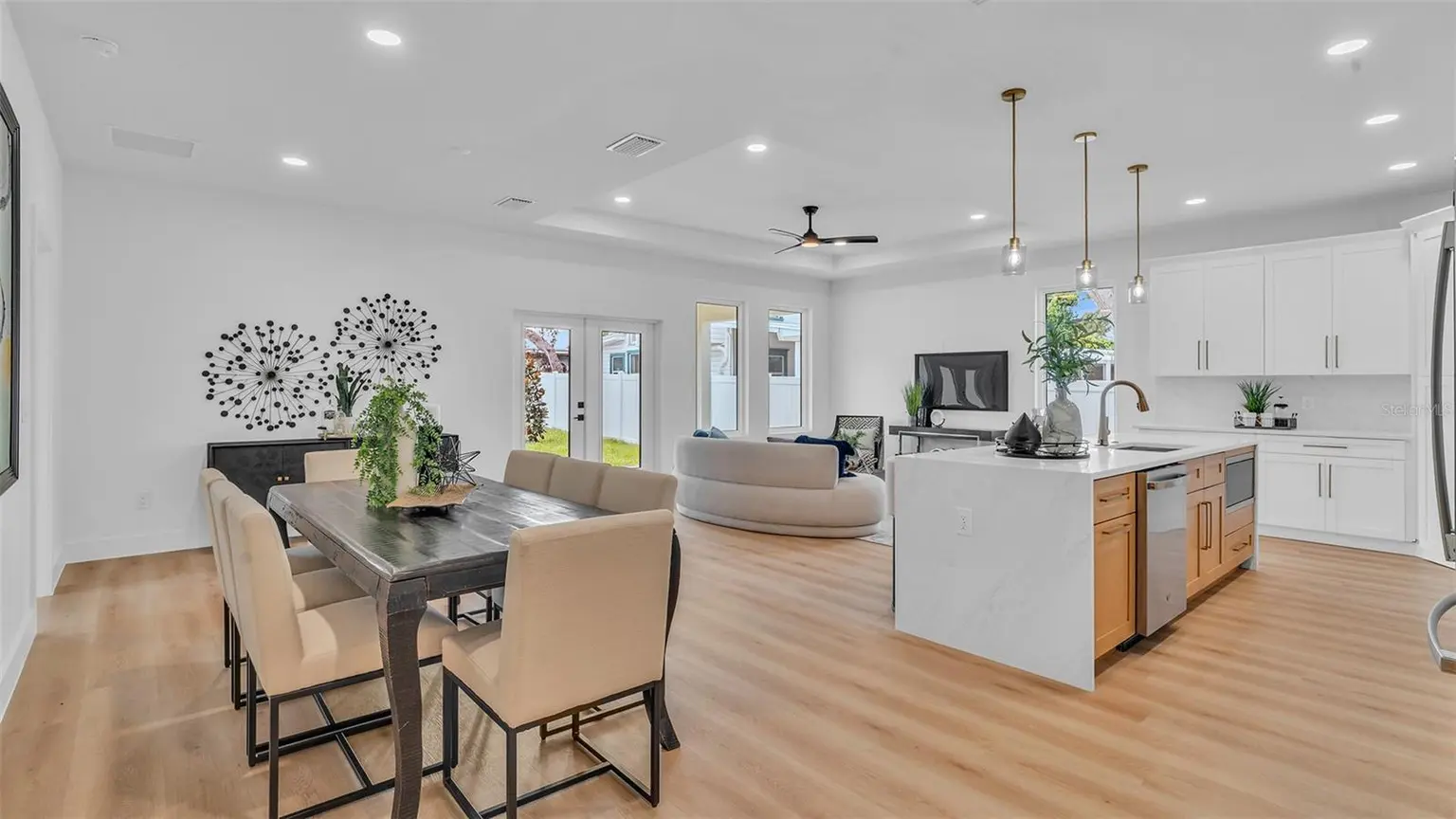 Highland Groves home, photo 7 of 8