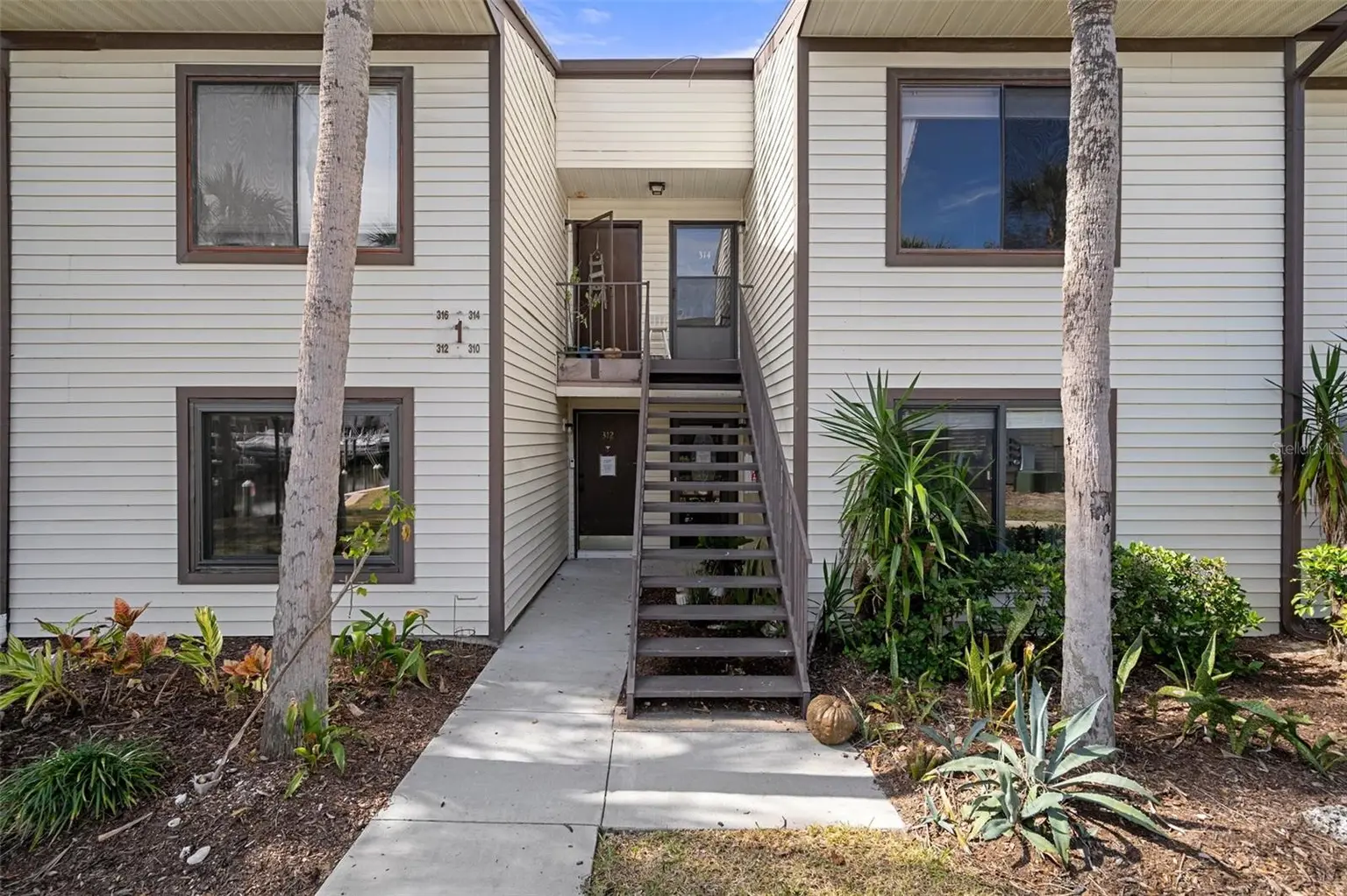 314 MOORINGS COVE DRIVE, TARPON SPRINGS, FL