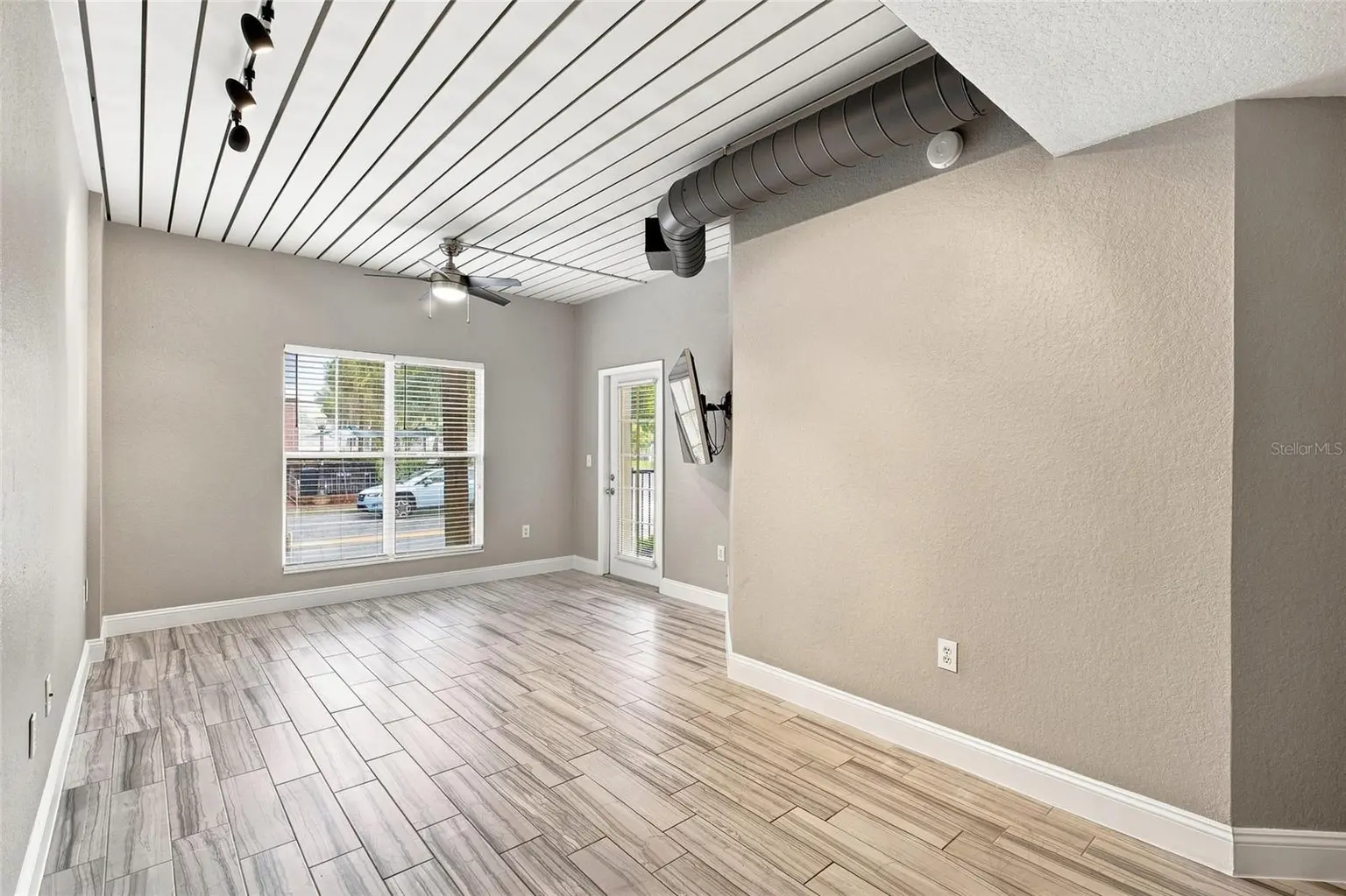 2410 W AZEELE STREET #216, TAMPA, FL, photo 4 of 27