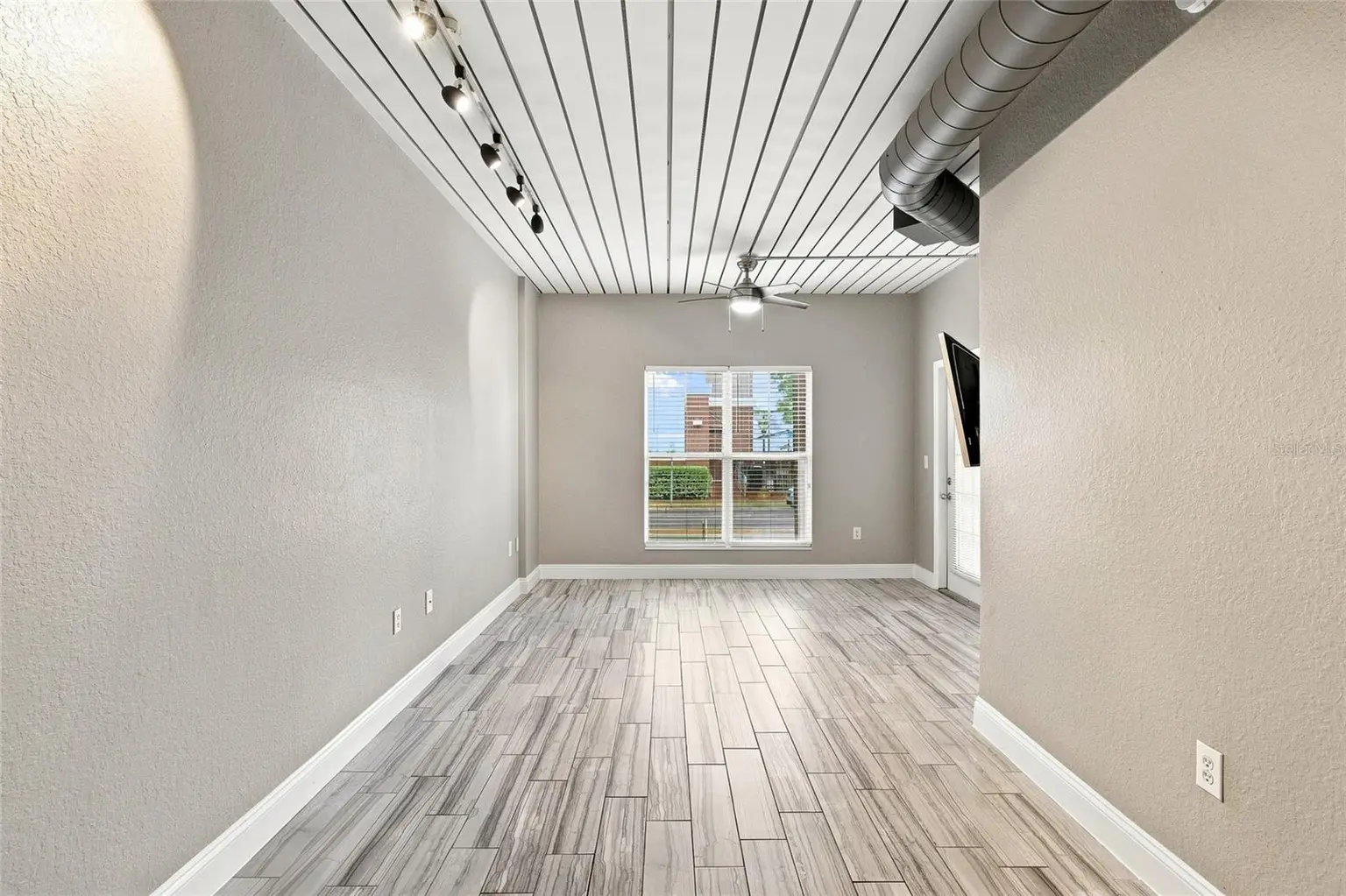 2410 W AZEELE STREET #216, TAMPA, FL, photo 3 of 27