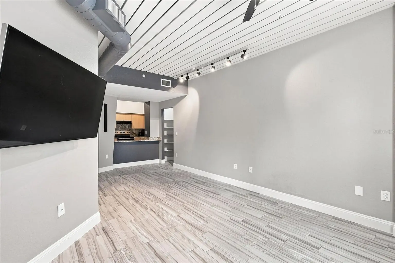 2410 W AZEELE STREET #216, TAMPA, FL, photo 5 of 27