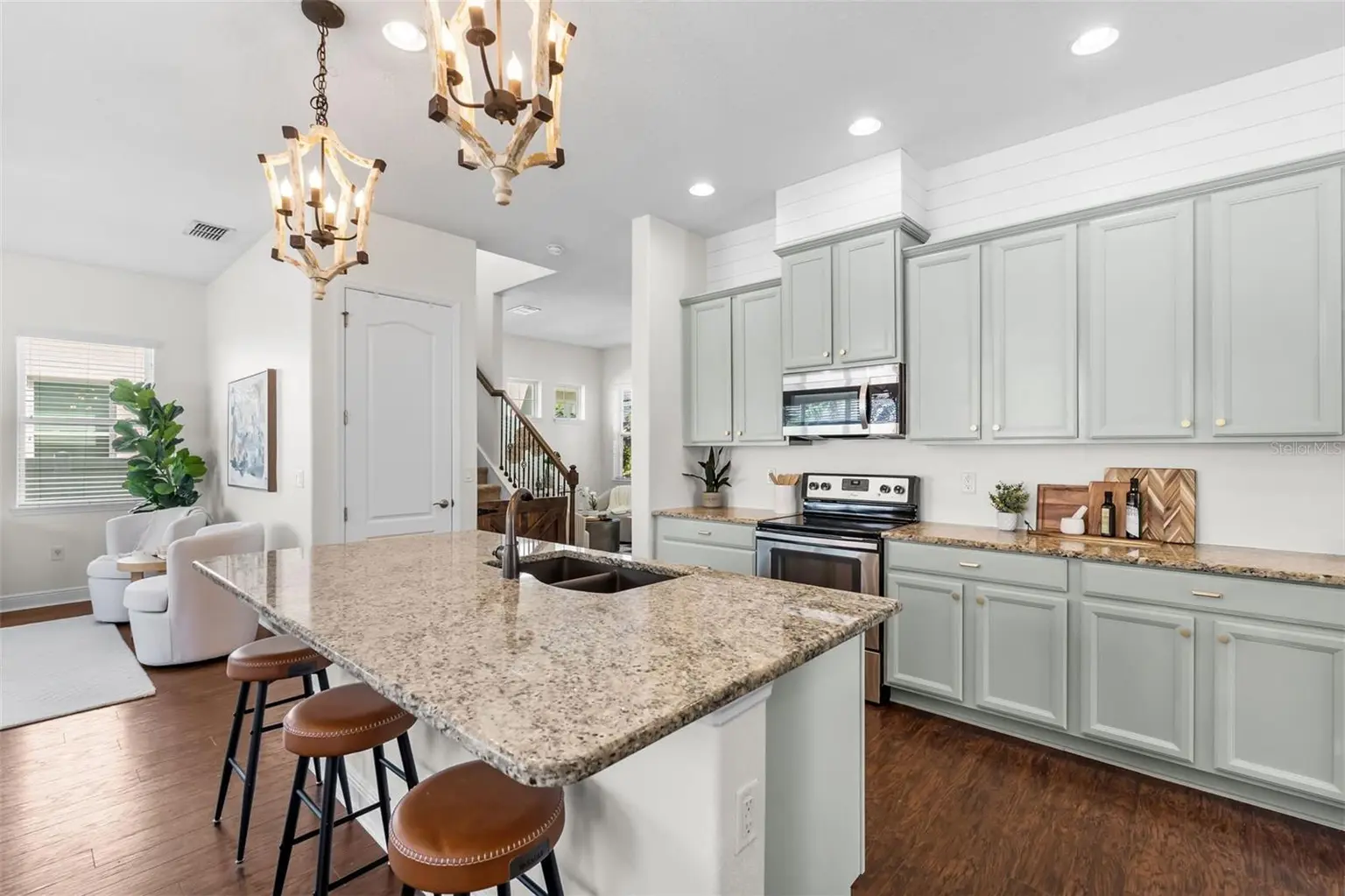 7611 S DESOTO STREET, TAMPA, FL, photo 10 of 47