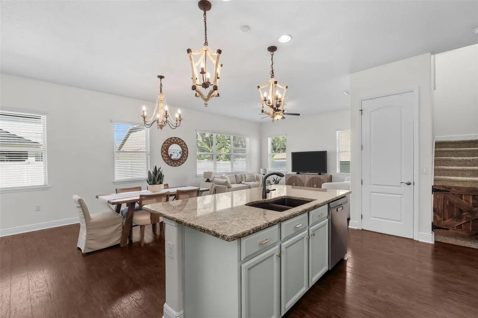 7611 S DESOTO STREET, TAMPA, FL, photo 11 of 47
