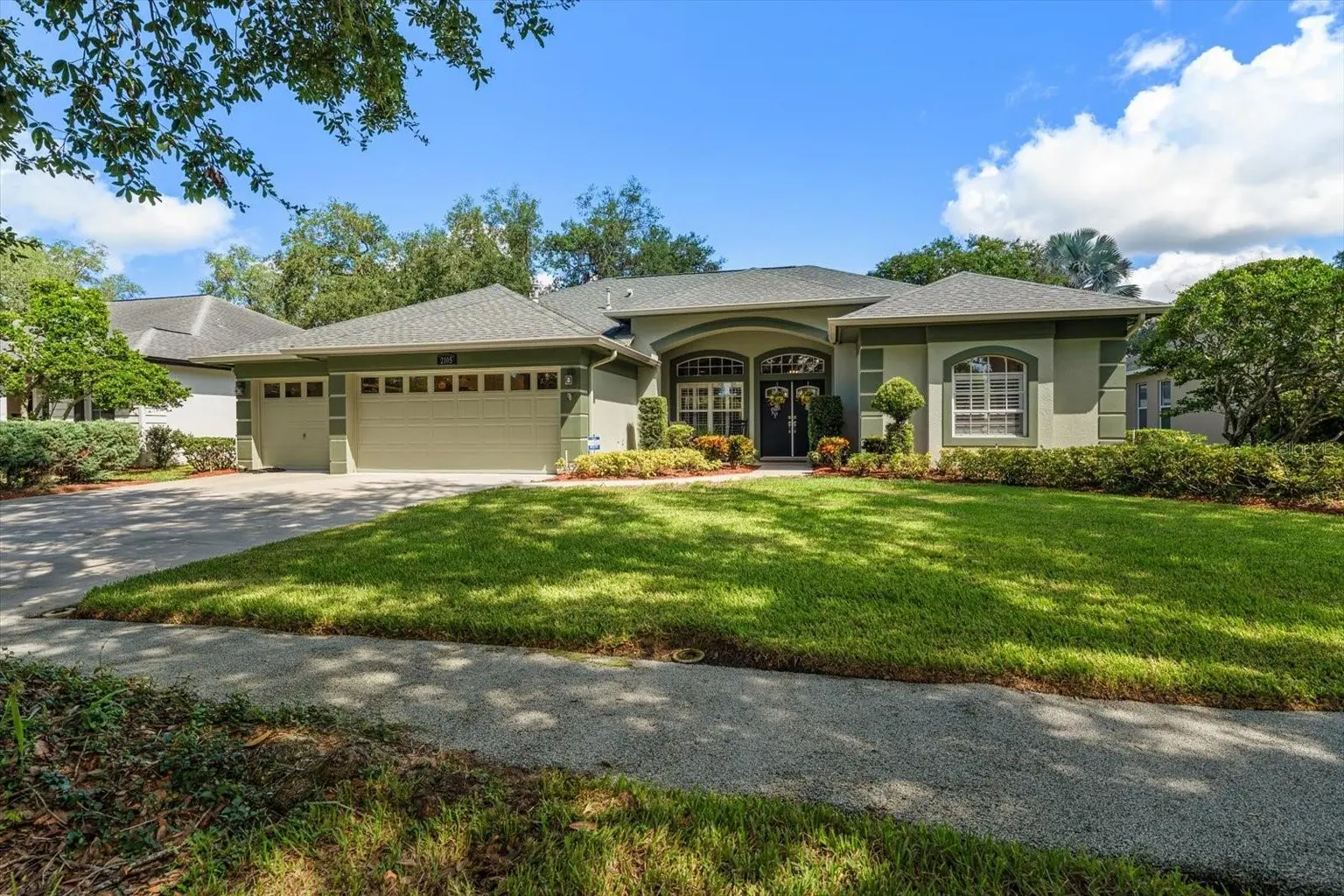2105 BOOT LAKE CIRCLE, TAMPA, FL