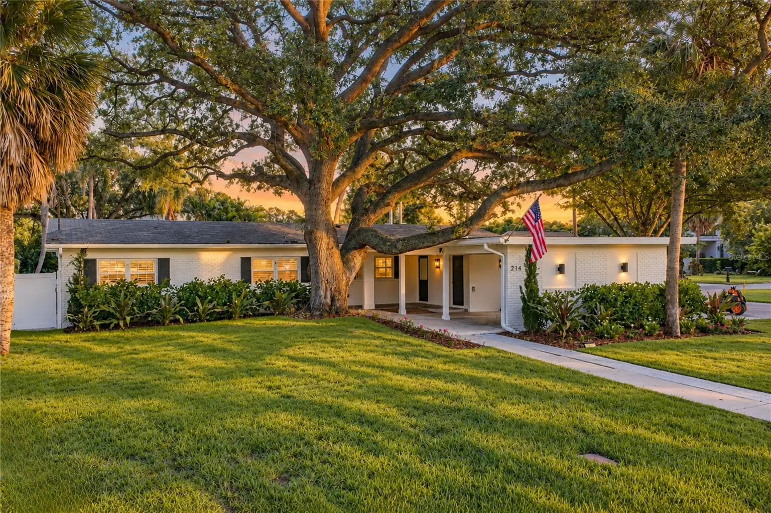 214 S TREASURE DRIVE, TAMPA, FL, photo 1 of 79