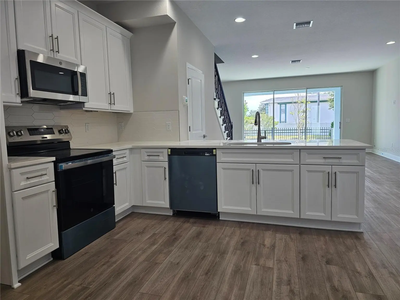 7717 93RD STREET N, SEMINOLE, FL, photo 5 of 18
