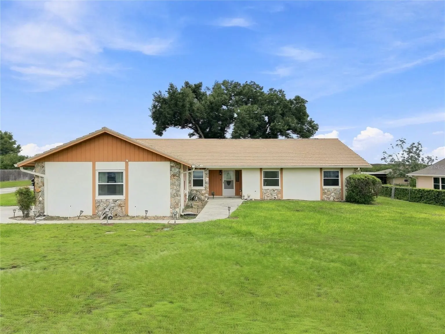 12501 APALACHEE PLACE, THONOTOSASSA, FL, photo 1 of 57