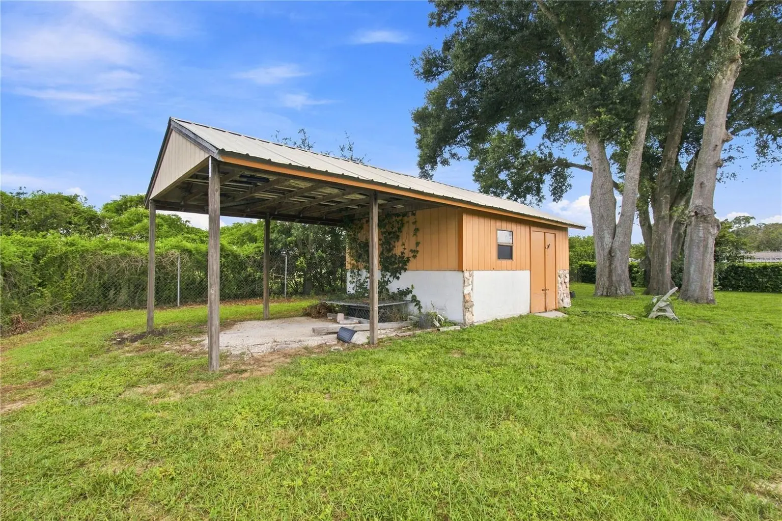 12501 APALACHEE PLACE, THONOTOSASSA, FL, photo 3 of 57