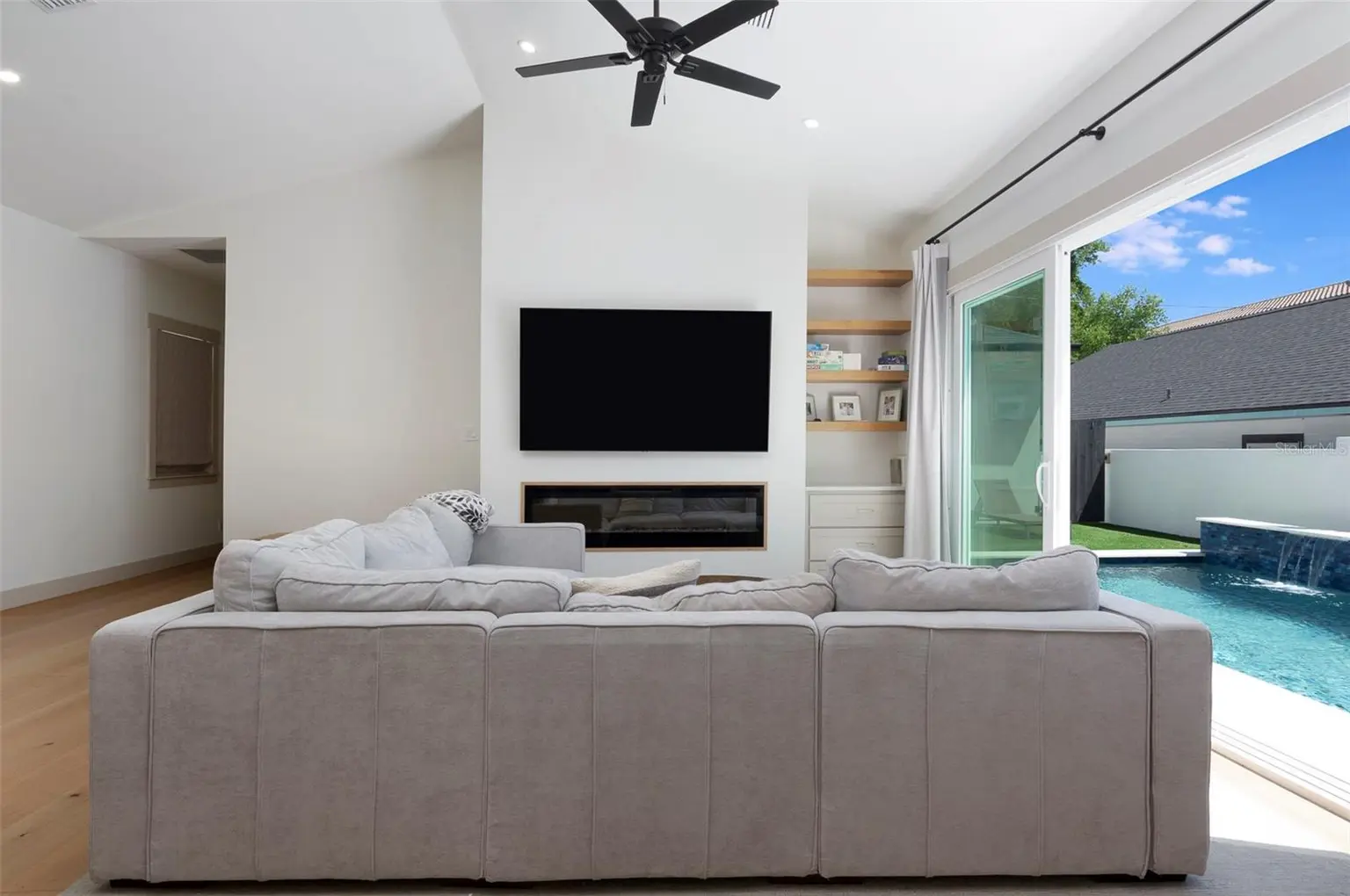 449 12TH AVENUE N, ST PETERSBURG, FL, photo 12 of 37