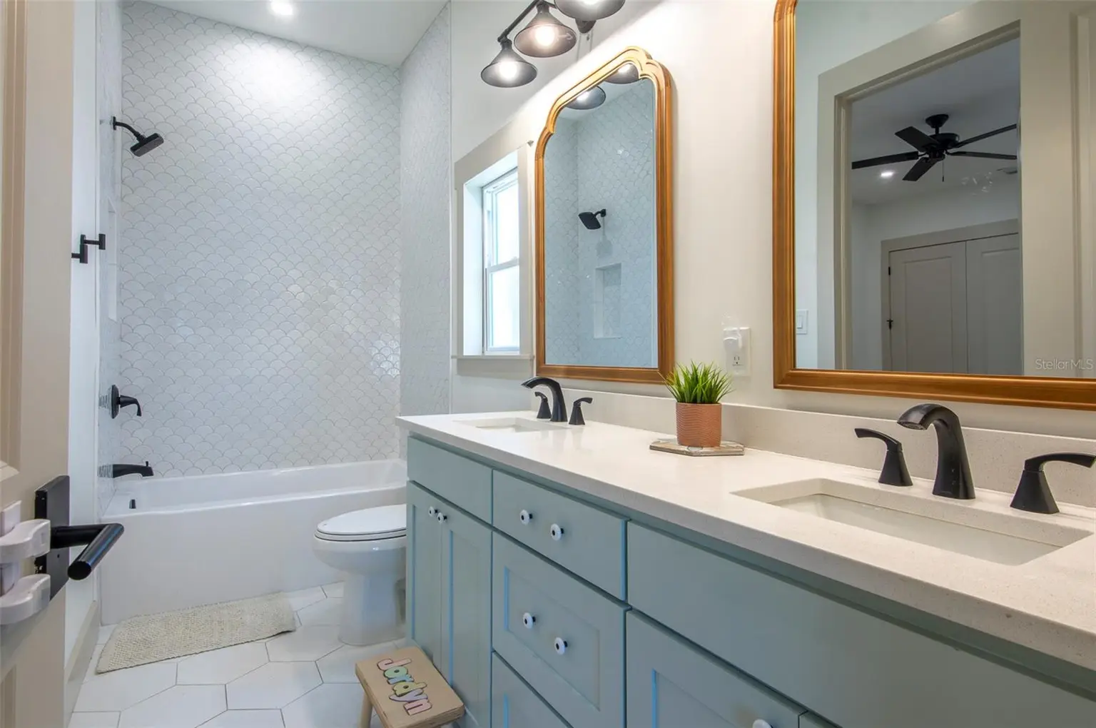 449 12TH AVENUE N, ST PETERSBURG, FL, photo 20 of 37