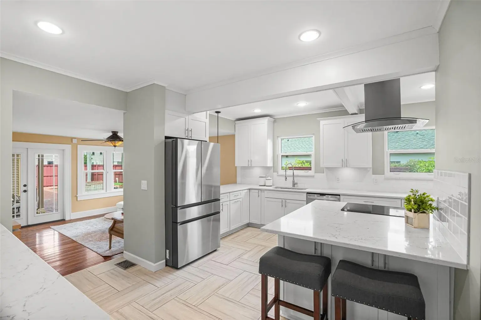 605 14TH AVENUE NE, ST PETERSBURG, FL, photo 12 of 62