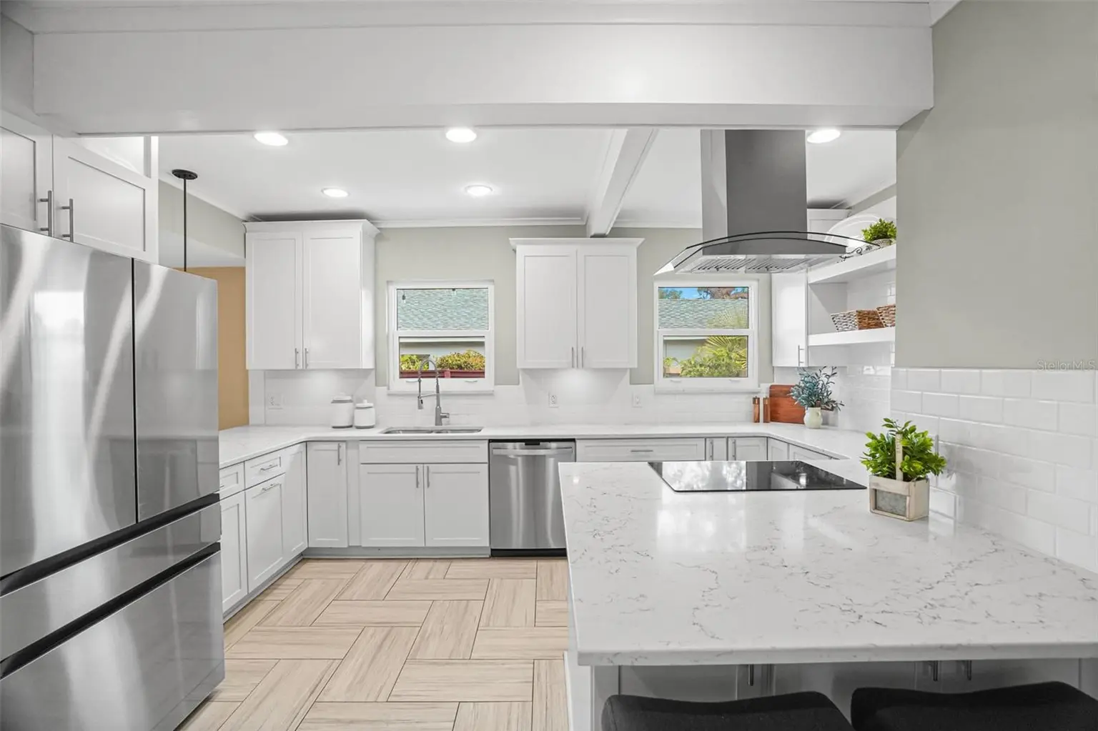 605 14TH AVENUE NE, ST PETERSBURG, FL, photo 14 of 62