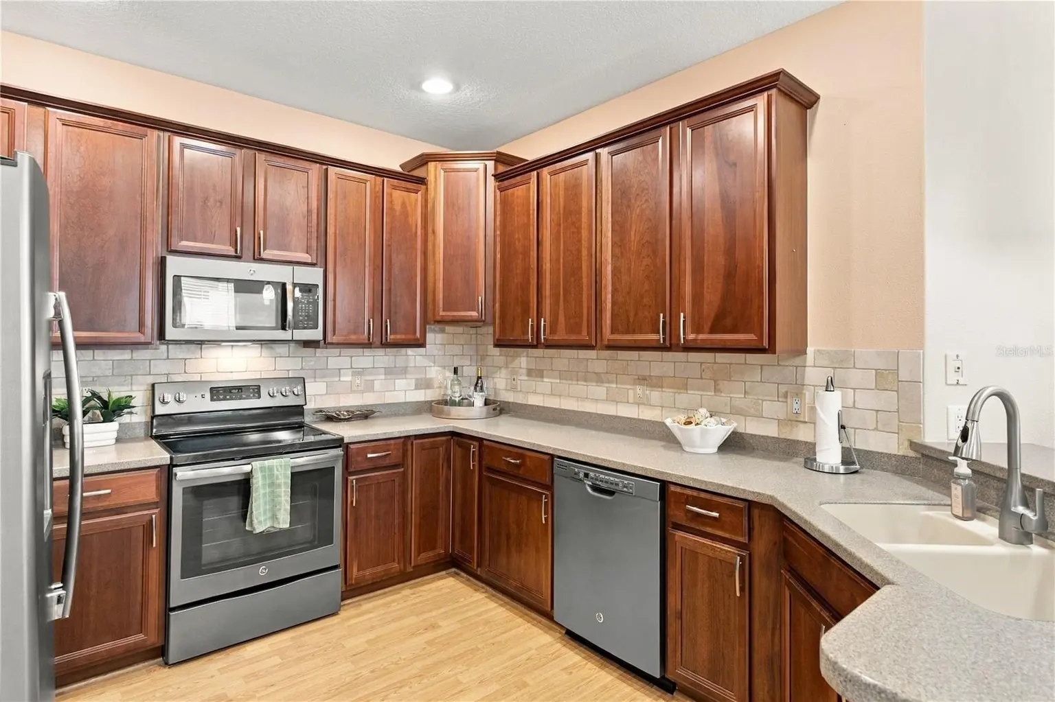10719 ASHFORD OAKS DRIVE, TAMPA, FL, photo 3 of 56
