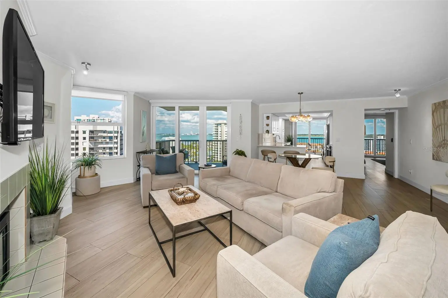 1660 GULF BOULEVARD #PH5, CLEARWATER BEACH, FL, photo 21 of 100