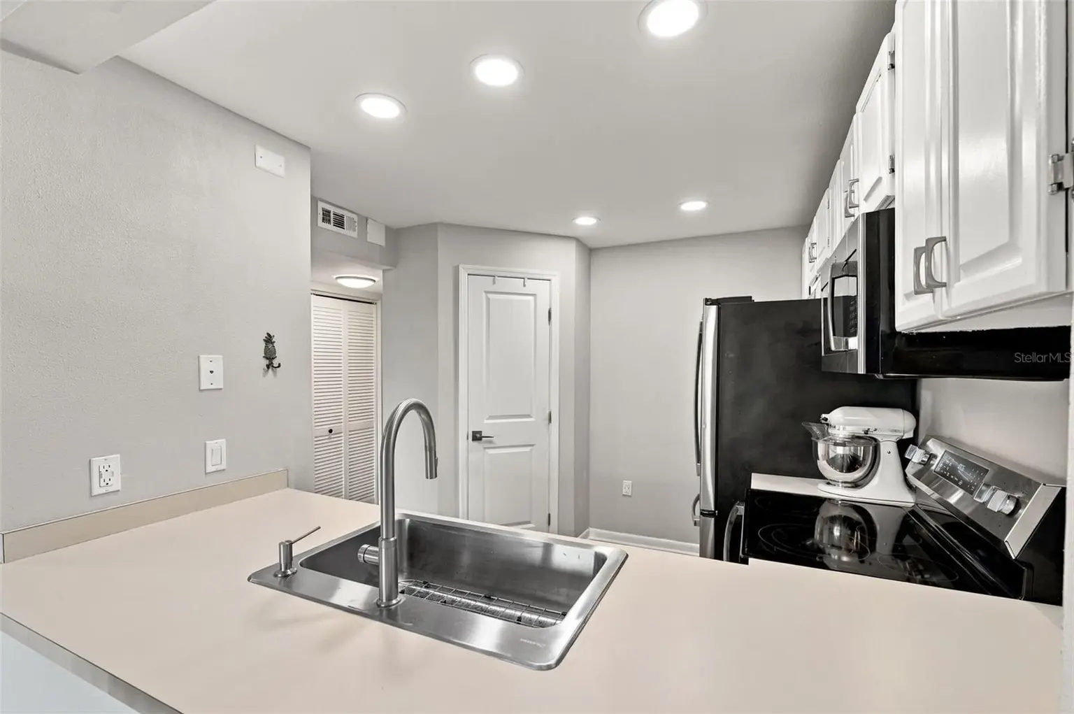 106 1ST STREET E #113, TIERRA VERDE, FL, photo 8 of 55