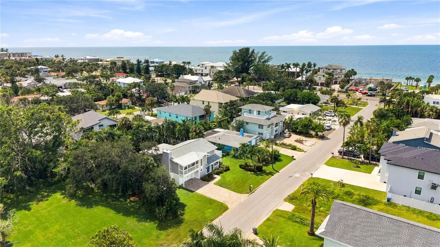 112 6TH STREET, BELLEAIR BEACH, FL, photo 38 of 41