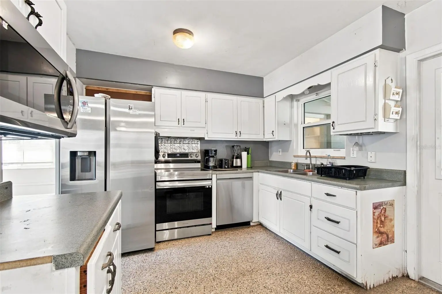 1604 1ST STREET, INDIAN ROCKS BEACH, FL, photo 9 of 49