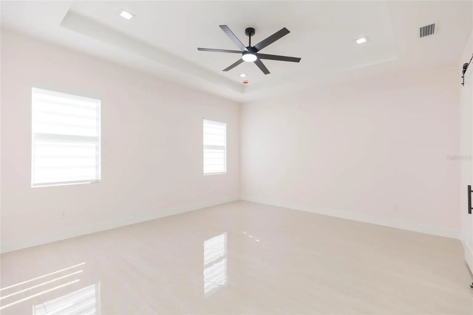 7205 N LOIS AVENUE, TAMPA, FL, photo 32 of 54