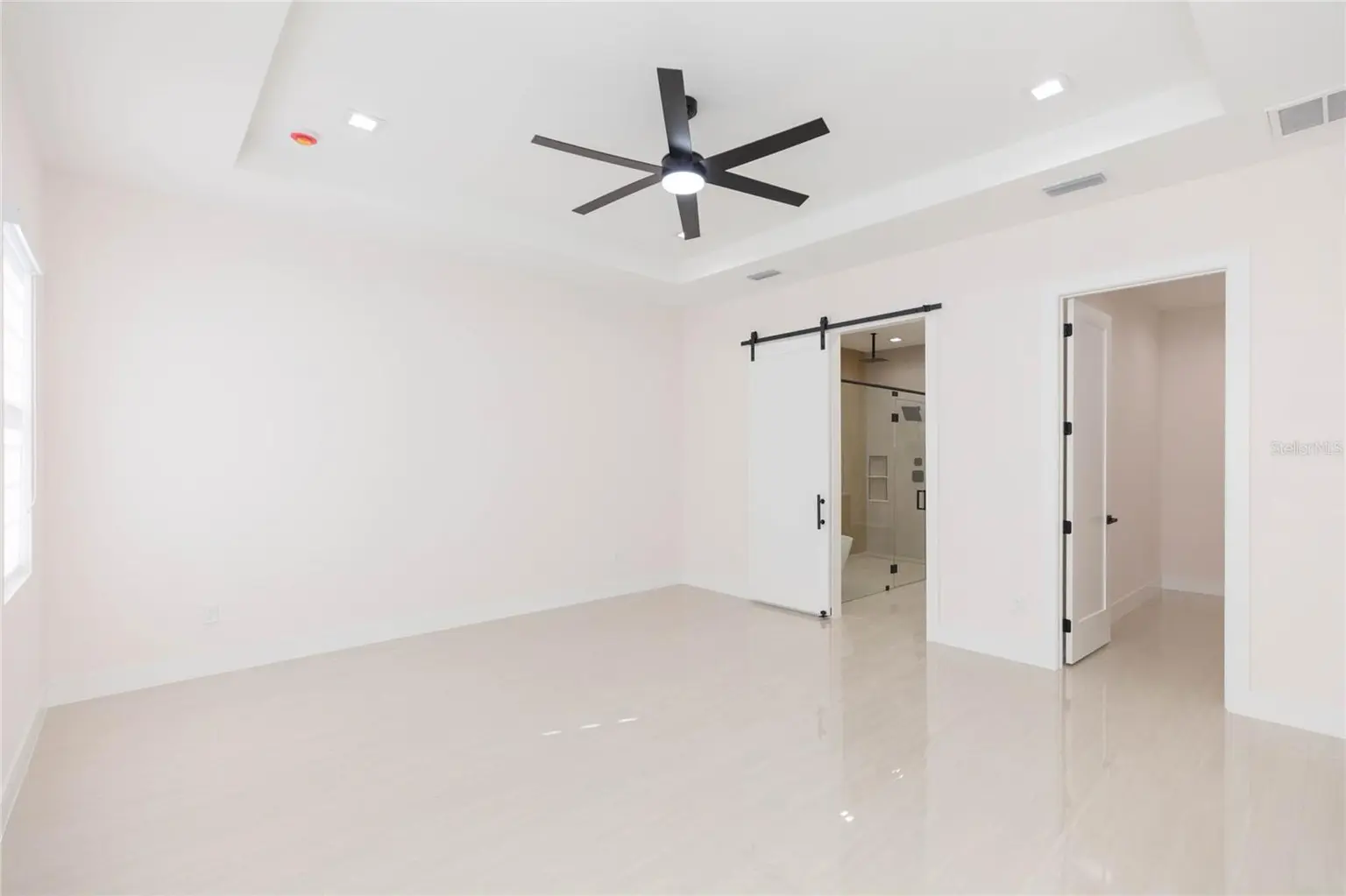 7205 N LOIS AVENUE, TAMPA, FL, photo 33 of 54