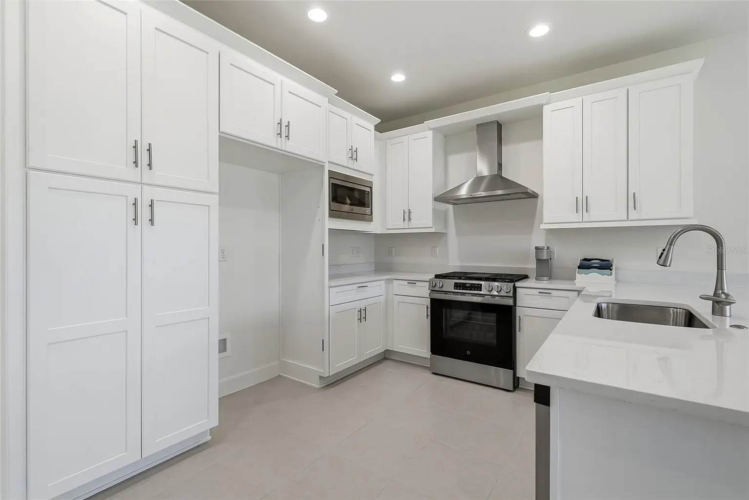 32565 VENETO PLACE, WESLEY CHAPEL, FL, photo 10 of 38