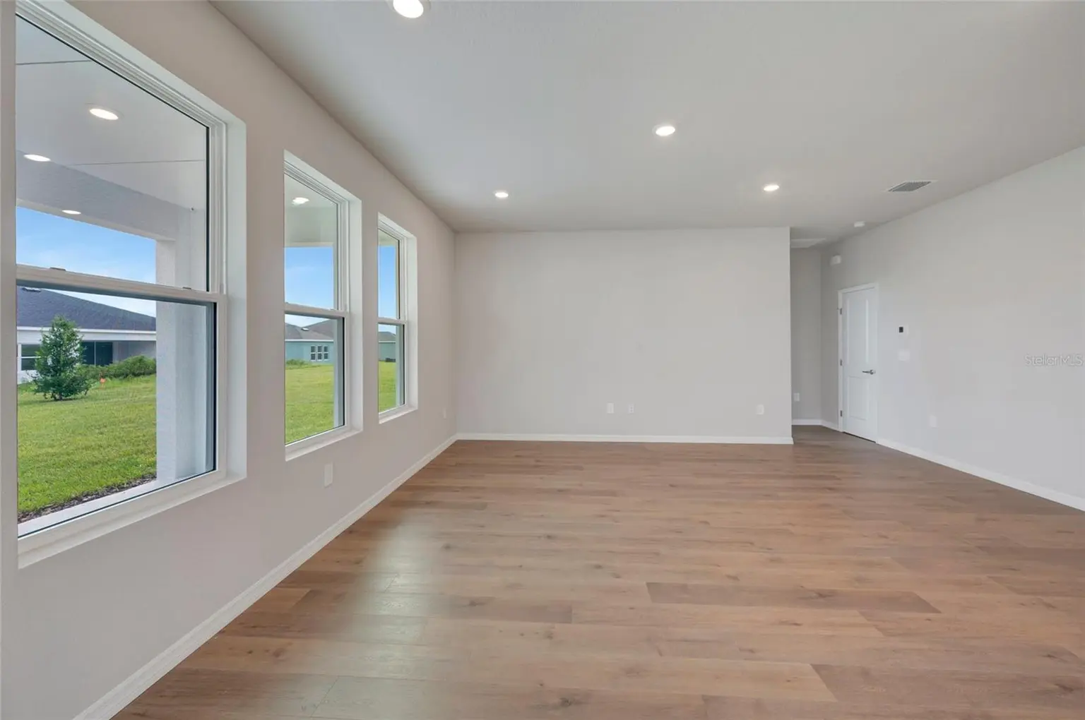 439 SPRING HARVEST DRIVE, PLANT CITY, FL, photo 9 of 32