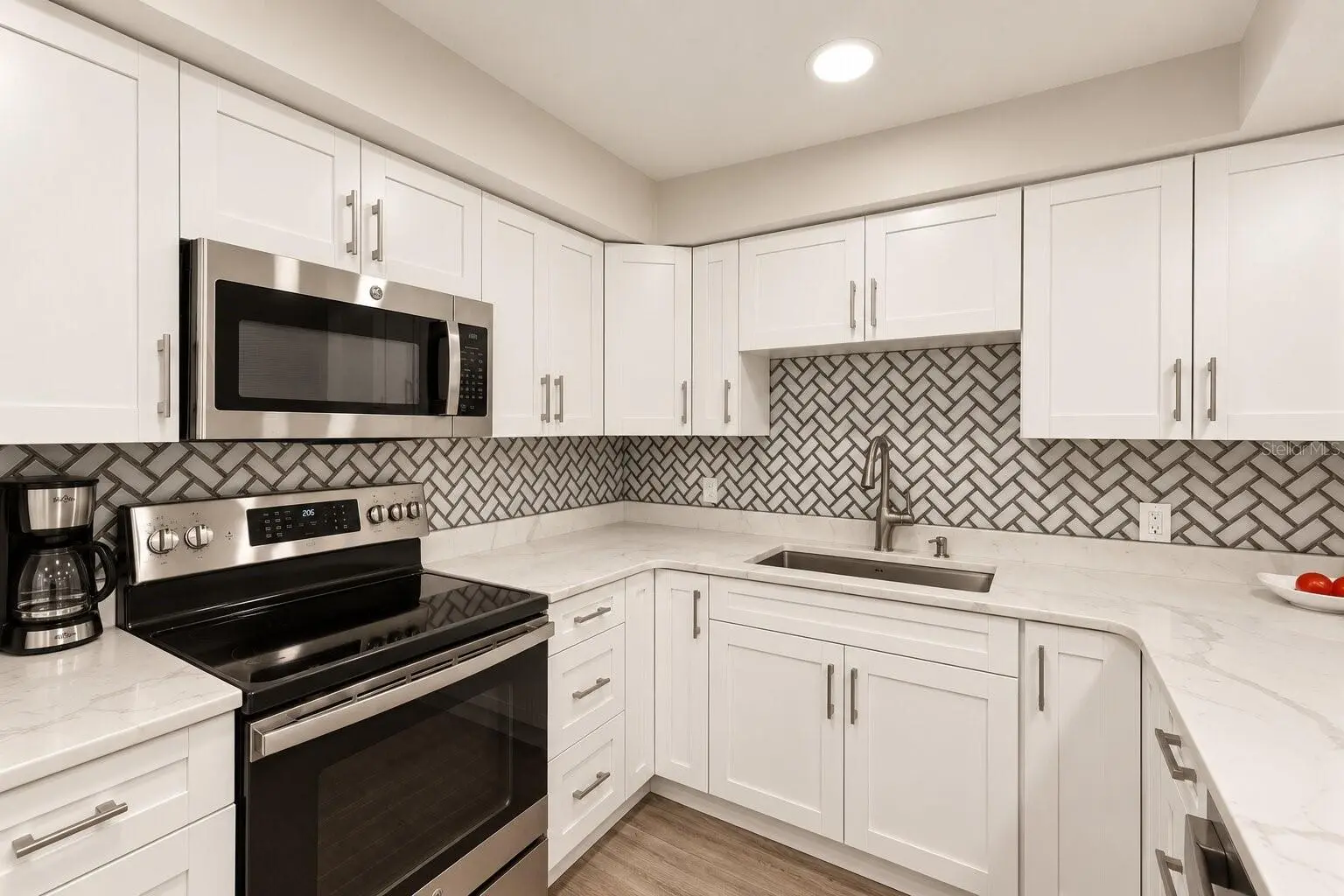 1460 GULF BOULEVARD #1106, CLEARWATER, FL, photo 6 of 26
