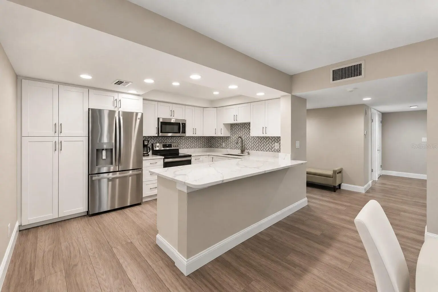 1460 GULF BOULEVARD #1106, CLEARWATER, FL, photo 7 of 26