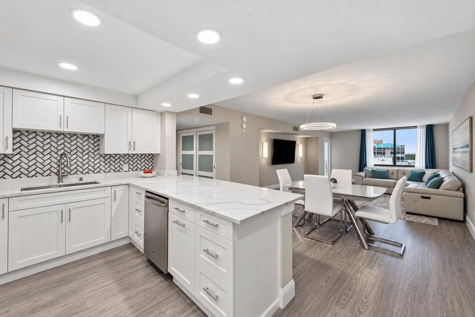1460 GULF BOULEVARD #1106, CLEARWATER, FL, photo 8 of 26