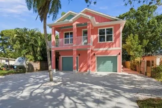 Crystal Beach home, photo 3 of 8