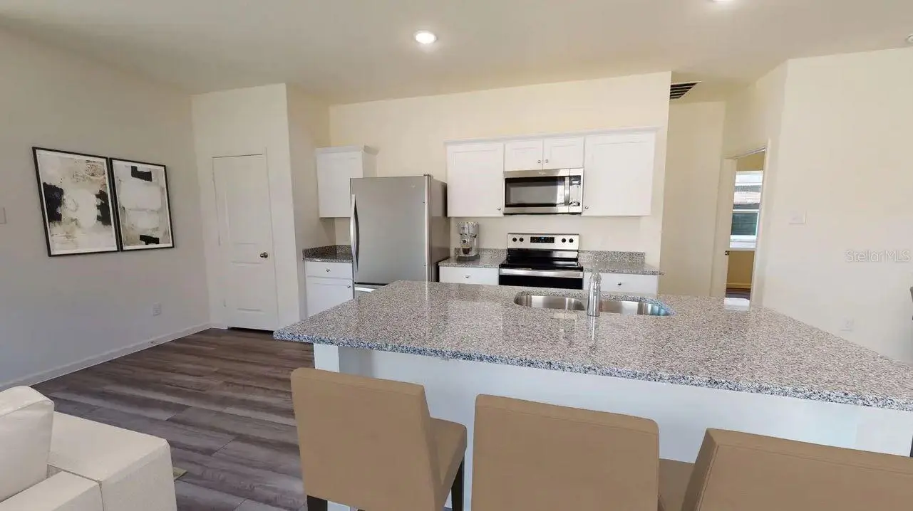 11185 ARNOLD LOOP, SAN ANTONIO, FL, photo 4 of 4