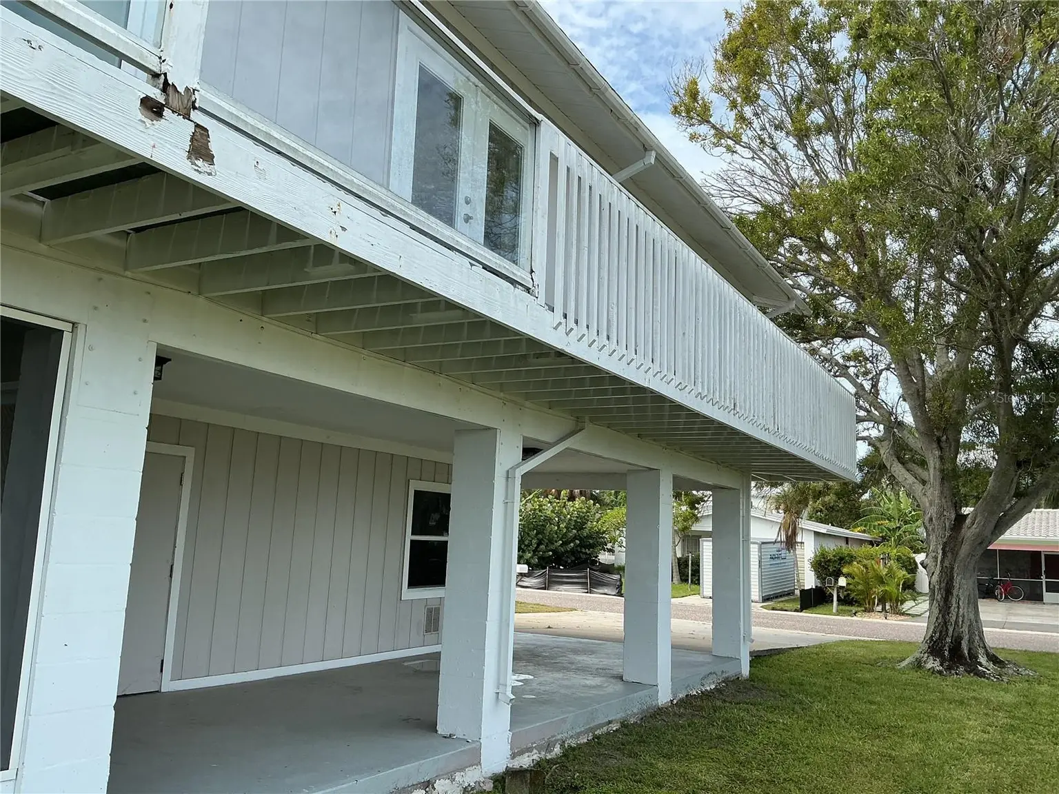 17603 1ST STREET E, ST PETERSBURG, FL, photo 5 of 25